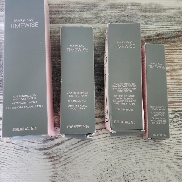 Mary Kay Bundle - Picture 3 of 5